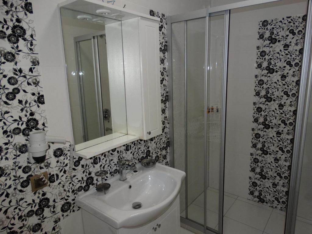Bronze Hotel Gümbet Rom bilde